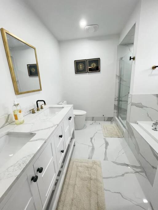 Elegant & Luxurious 3 Bedroom Home Mississauga Extérieur photo