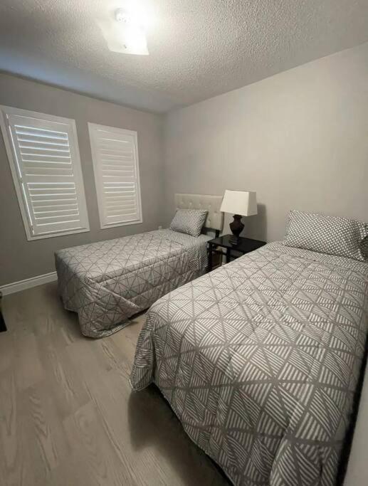 Elegant & Luxurious 3 Bedroom Home Mississauga Extérieur photo